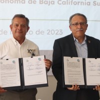 El rector de nuestra universidad, firmó un convenio de colaboración con el rector de la Universidad Autónoma de Baja California Sur